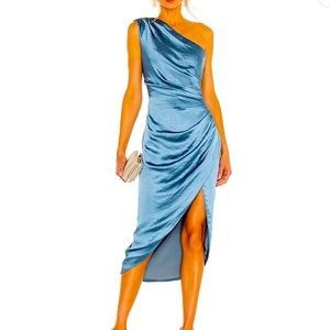 Elliatt Cassini Dress. Size Small. Hammered satin, one shoulder dress.